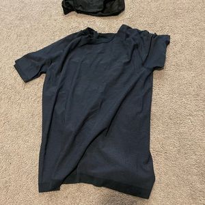mens lululemon. metal vent tech tshirt